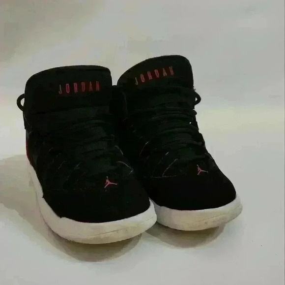 Nike Jordan Aura toddler shoes 9C red black - Picture 1 of 7